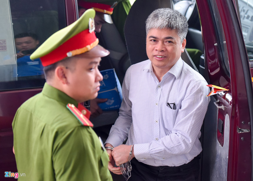 Nụ cười, nước mắt trong phiên xử phúc thẩm Hà Văn Thắm